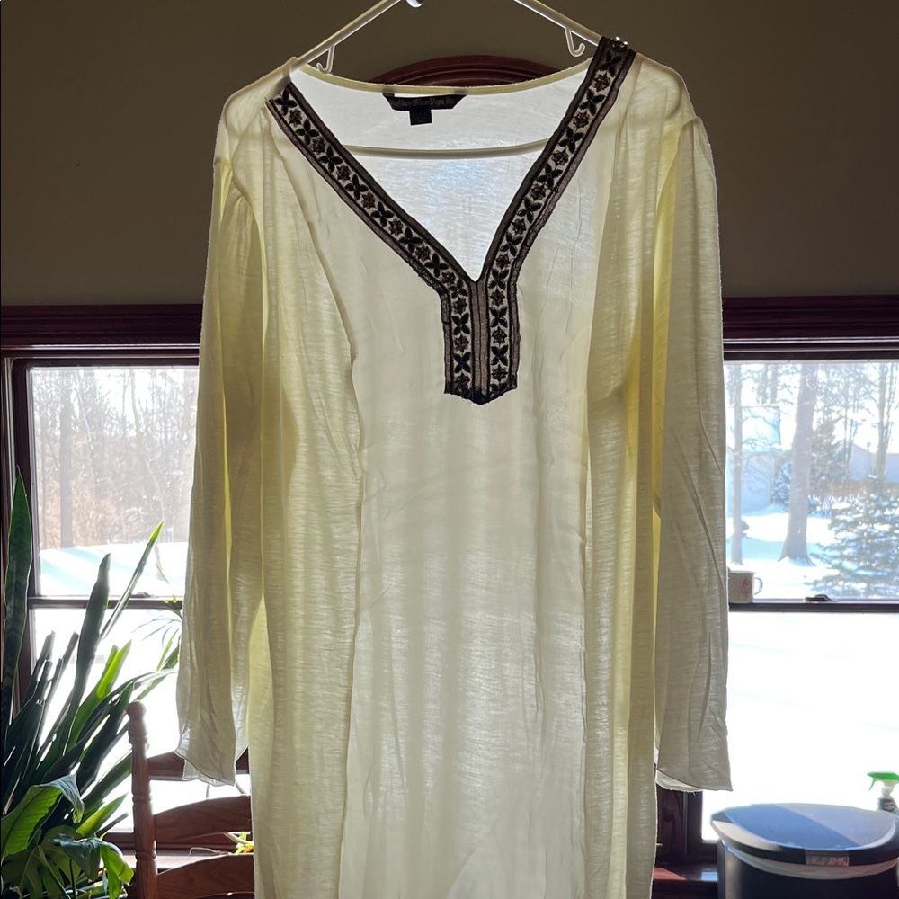 Embroidered V-Neck Cream Tunic